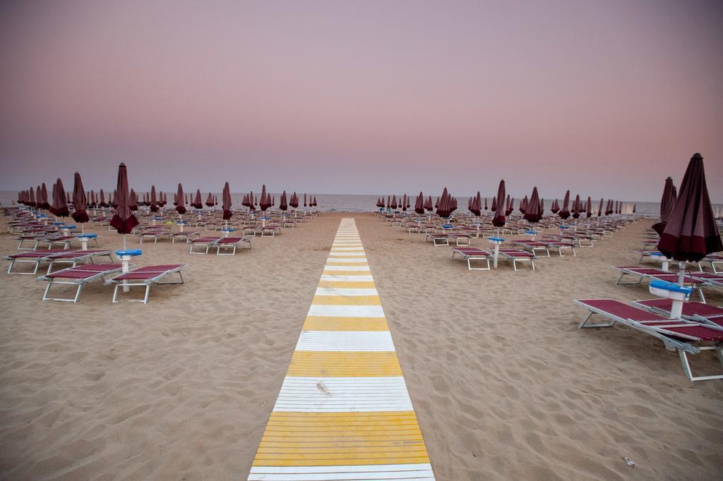 Hotel Albatros Lido di Jesolo Exterior photo